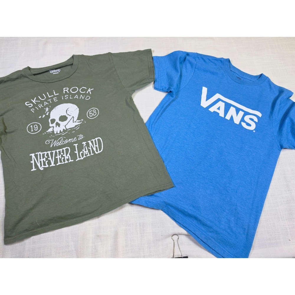 Boys Vans and Disney Never Land Skull Rock Graphic T-Shirt Bundle Size Medium